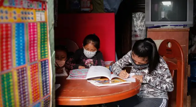 Aprendo en casa busca garantizar el servicio educativo a nivel nacional. Aprendo en casa busca garantizar el servicio educativo a nivel nacional.