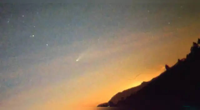 El increíble suceso se registró en el cielo justo después de ocultarse el Sol.
