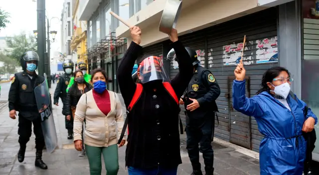 Trabajadores de construcción Civil reclaman sus derechos en la avenida Tacna. Trabajadores de construcción Civil reclaman sus derechos en la avenida Tacna.