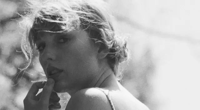 Taylor Swift reveló inesperadamente en sus redes sociales que lanzará su nueva producción, Folklore, esta noche.