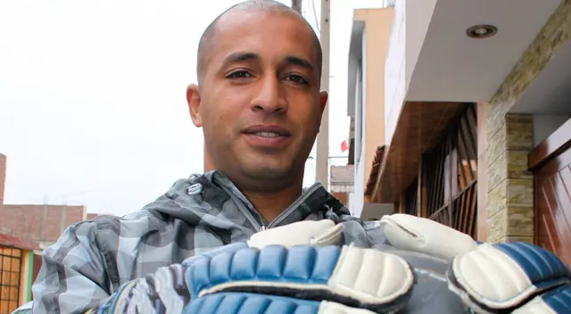 'Papelito' Flores recordó que en su juventud hacía pichanguitas para sacar dinero para salir con las enamoradas. 'Papelito' Flores recordó que en su juventud hacía pichanguitas para sacar dinero para salir con las enamoradas.