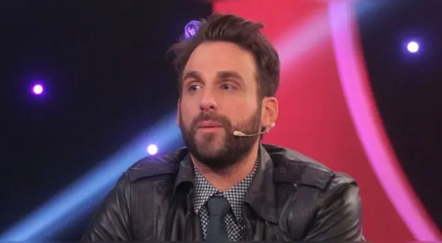 Peluchín mostró su incomodidad luego de que Gian Piero Díaz afirmara que él tenía 41 años, y le pidió públicamente que "no le sume años". Peluchín mostró su incomodidad luego de que Gian Piero Díaz afirmara que él tenía 41 años, y le pidió públicamente que "no le sume años".