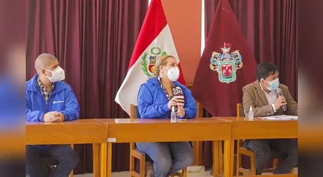 Fiorella Molinelli encabezó reunión en Arequipa, región que ha colapsado por el coronavirus.