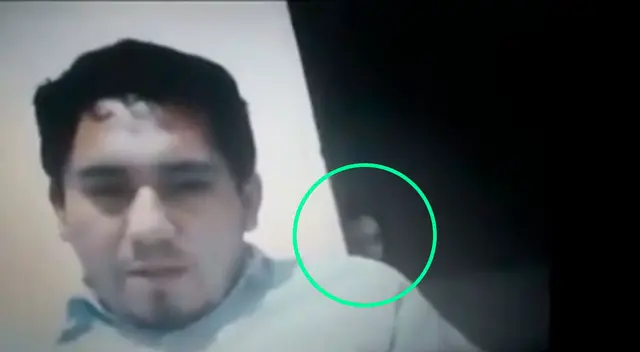 Maestro asegura que vive solo en su casa.