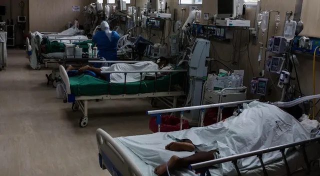 Paciente de COVID-19 fallece tras lanzarse del segundo piso de hospital. Foto referencial. Paciente de COVID-19 fallece tras lanzarse del segundo piso de hospital. Foto referencial.