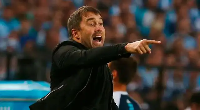 Eduardo Coudet no se contuvo y disparó contra su propio equipo. Eduardo Coudet no se contuvo y disparó contra su propio equipo.