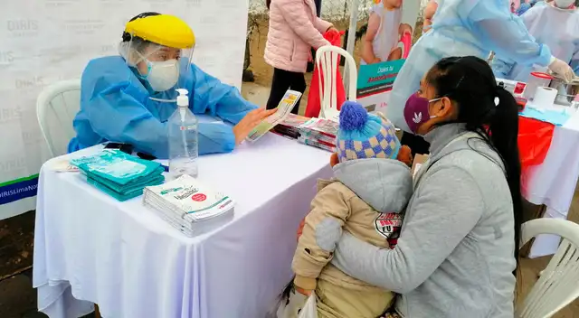 Las autoridades llegaron hasta el asentamiento humano Bella Vista II etapa del eje zonal Tupac Amaru, donde cientos de pobladores se vacunaron contra la influenza y neumococo. Las autoridades llegaron hasta el asentamiento humano Bella Vista II etapa del eje zonal Tupac Amaru, donde cientos de pobladores se vacunaron contra la influenza y neumococo.