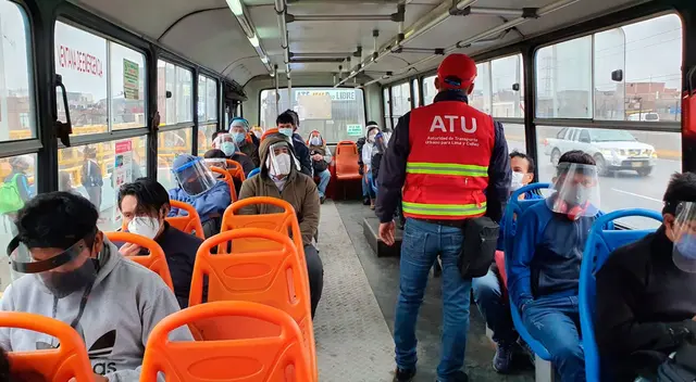 No solo se les retiene las licencias, sino que también se les impone una sanción de S/ 420 equivalente a 1 UIT a los choferes que infrinjan la normativa sanitaria. No solo se les retiene las licencias, sino que también se les impone una sanción de S/ 420 equivalente a 1 UIT a los choferes que infrinjan la normativa sanitaria.