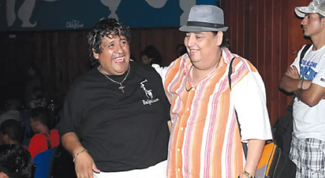 El cantante Toño Centella está dispuesto ha realizarse un cambio drástico en su cambio físico, tras infidelidad de su esposa. El cantante Toño Centella está dispuesto ha realizarse un cambio drástico en su cambio físico, tras infidelidad de su esposa.