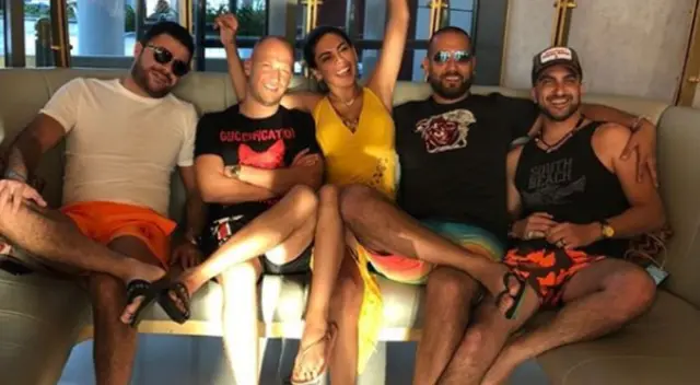 Stephanie Valenzuela reveló que famosas peruanas le escribieron a su manager por su ex pareja, un conocido millonario francés, lo a que ella no le gustó.