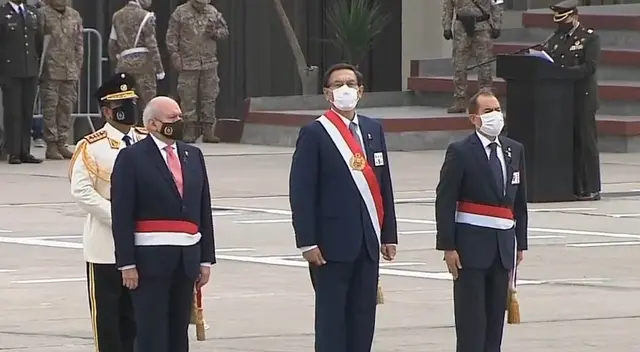 El mandatario también condecoró a los pabellones de las diversas instituciones que están en primera línea en la lucha contra el COVID-19. El mandatario también condecoró a los pabellones de las diversas instituciones que están en primera línea en la lucha contra el COVID-19.