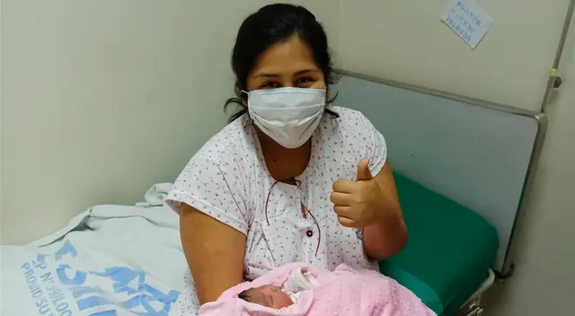 Bebes nacen en Fiestas Patrias. Bebes nacen en Fiestas Patrias.