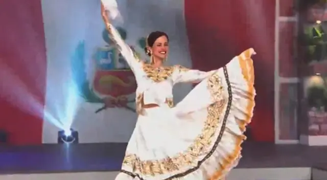 La conductora Maju Mantilla deslumbró al público al rendir homenaje al Perú con sus mejores pasos de la tradicional danza norteña, marinera. La conductora Maju Mantilla deslumbró al público al rendir homenaje al Perú con sus mejores pasos de la tradicional danza norteña, marinera.