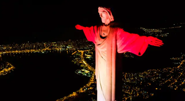 Cristo Redentor en Brasil, la noche del martes 28 de julio. Cristo Redentor en Brasil, la noche del martes 28 de julio.