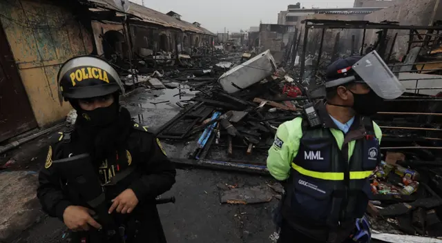 Padre de familia perdió su vivienda en incendio del Cercado de Lima.