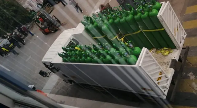 Roban camión que trasporta balones de oxígeno. Roban camión que trasporta balones de oxígeno.