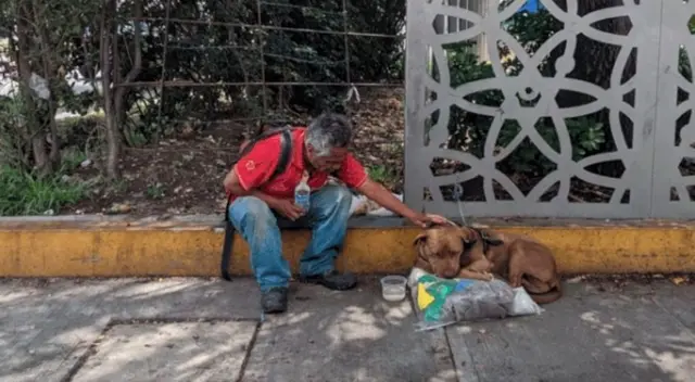 La fotografía de don Jorge y Canelo fue compartida en Twitter.