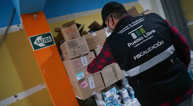 Clausuran almacén clandestino de Mifarma.