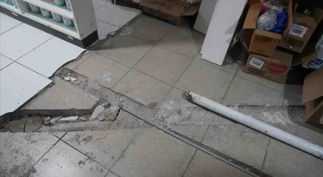 Clausuran almacén clandestino de Mifarma.