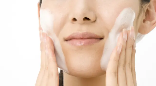 Con el frío del invierno la piel se reseca y sufre irritaciones. Con el frío del invierno la piel se reseca y sufre irritaciones.