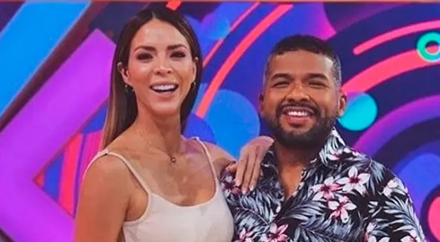 Sheyla Rojas bromeó sobre la apariencia y vestimenta de Choca Mandros.