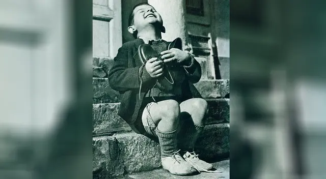 Unos zapatos nuevos después de la guerra (Austria, 1946)