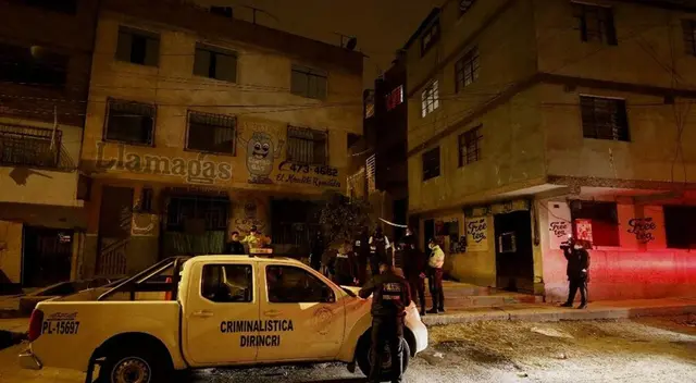 Los delincuentes que perseguían los efectivos de la PNP lograron huir.