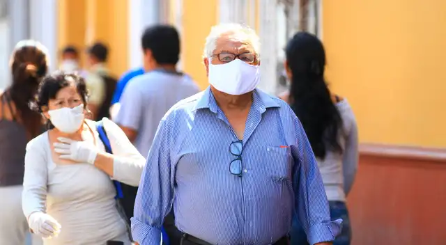 Especialista aseguró estar preocupado por el sistema de salud que se encuentra actualmente colapsado y señaló que el 30 % de los contagiados requieren ser hospitalizados.