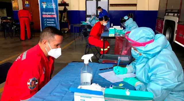 Se les realizó prueba rapida de Covid-19 a más de 200 hombres de rojo. Se les realizó prueba rapida de Covid-19 a más de 200 hombres de rojo.