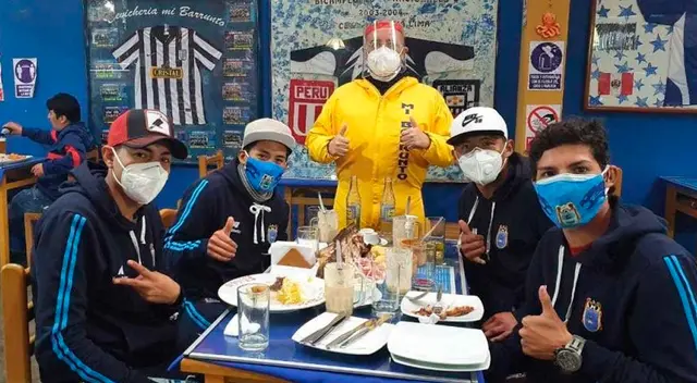 Futbolistas fueron aislados en otro hotel. Futbolistas fueron aislados en otro hotel.