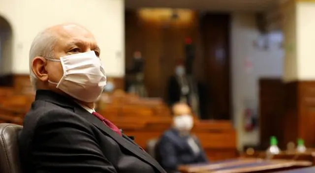 Los parlamentarios debatieron por más de 15 horas. Los parlamentarios debatieron por más de 15 horas.