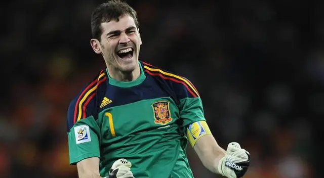 Iker Casillas ganó la Copa del Mundo con España en el año 2010. Iker Casillas ganó la Copa del Mundo con España en el año 2010.