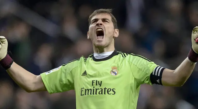 Casillas anunció su retiro a través de su cuenta de Twitter. Casillas anunció su retiro a través de su cuenta de Twitter.