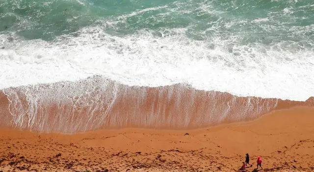 Hombre muere al rescatar a sus dos hijos que se estaban ahogando
