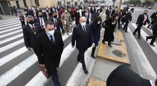 Pedro Cateriano confirmó que Merino de Lama lo llamó para hablar sobre el ministro de Educación.