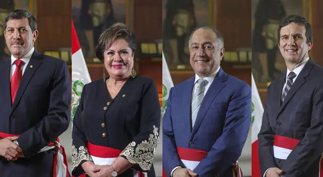 Martín Vizcarra tomo juramentó de su nuevo equipo ministerial.