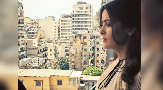 Salma Hayek lamentó que tierra de sus abuelos la pase mal.