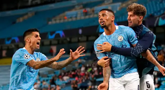 Manchester City a cuartos de final.