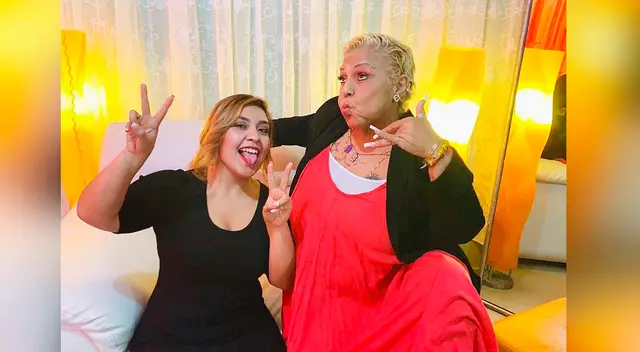 Paloma Torres junto a Lucía de la Cruz. Paloma Torres junto a Lucía de la Cruz.