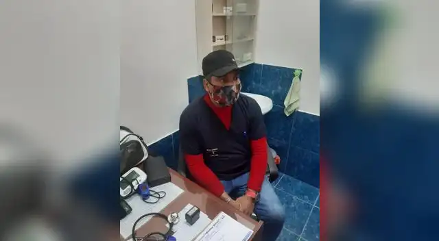 Agentes policiales hallarón recetarios médicos, tensiómetro y ampollas.