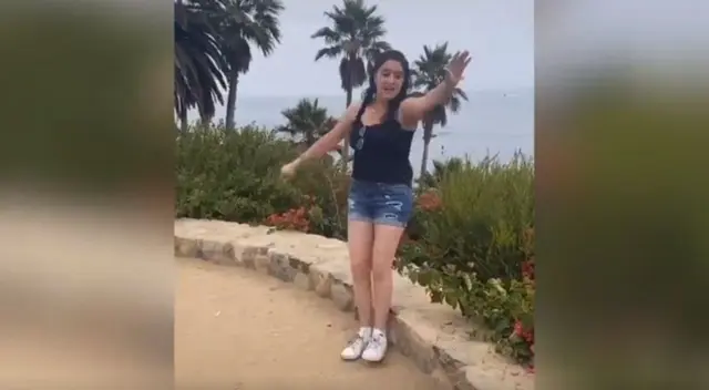 Una joven protagonizó un bochornoso accidente cuando realizaba un reto de baile en TikTok; sin embargo, darlo todo de sí en la coreografía le jugó una mala pasada, pues protagonizaría la escena más vergonzosa de su vida.