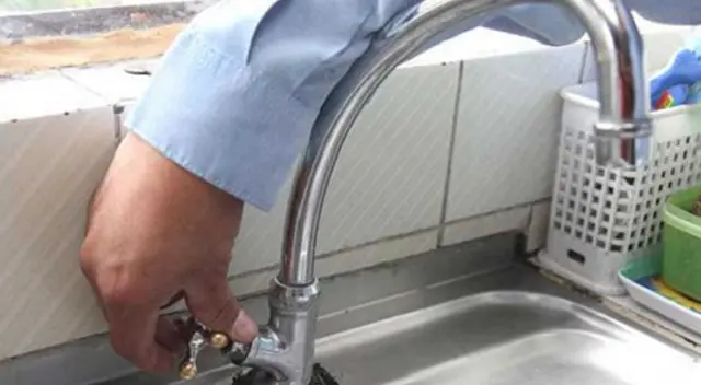 Corte de agua en  San Juan de Lurigancho.