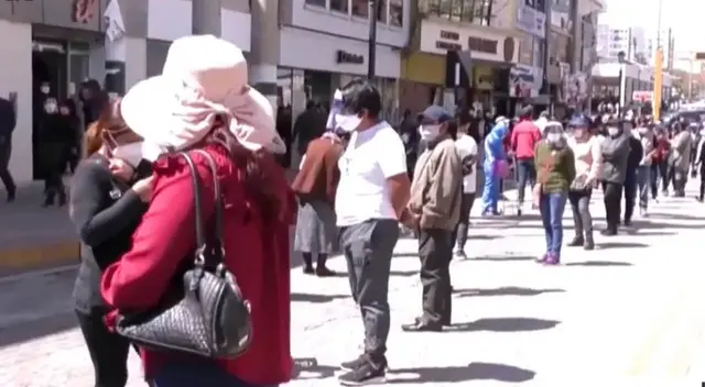 Muchos no generan los recursos económicos necesarios para pagar sus deudas en esta crisis. Muchos no generan los recursos económicos necesarios para pagar sus deudas en esta crisis.