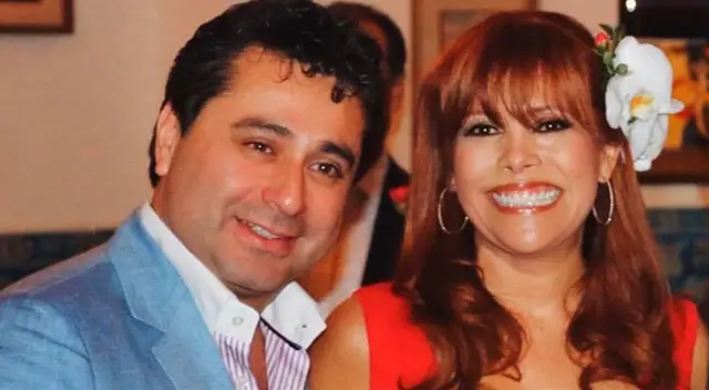 Magaly Medina súper enamorada. Magaly Medina súper enamorada.