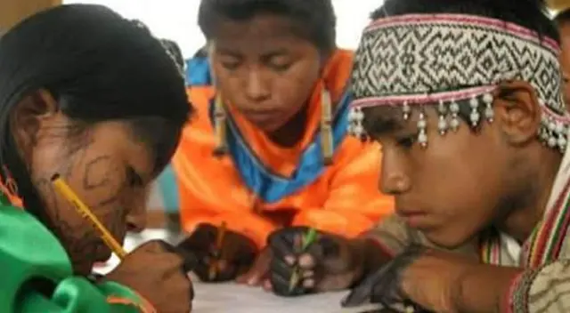 Se ha iniciado una campaña para que estos estudiantes cuenten con la tecnología requerida. Se ha iniciado una campaña para que estos estudiantes cuenten con la tecnología requerida.