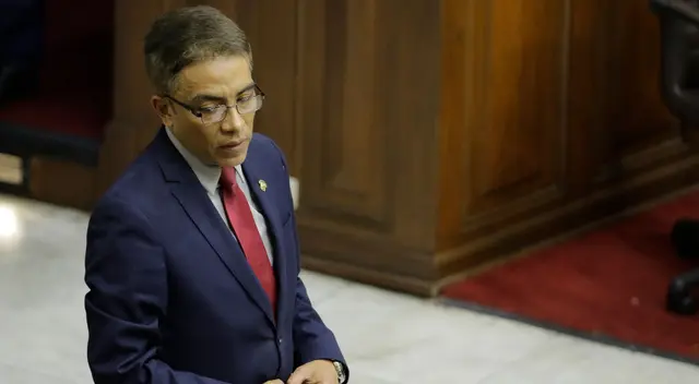 Asimismo, dentro del documento también se encuentran imputaciones en su contra por los presuntos delitos de patrocinio ilegal y tráfico de influencias. Asimismo, dentro del documento también se encuentran imputaciones en su contra por los presuntos delitos de patrocinio ilegal y tráfico de influencias.