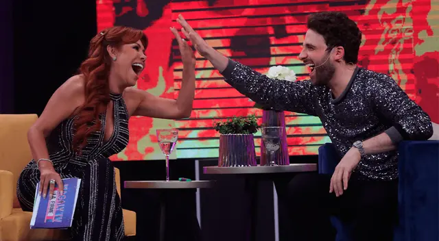 Magaly Medina sorprende a Rodrigo gonzález.