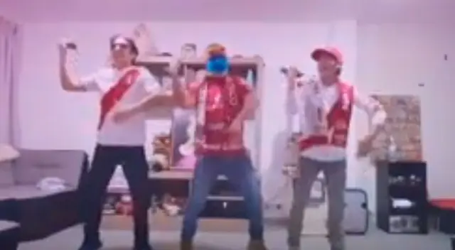 Jóvenes bailan al ritmo de Tic Tic Tac y se vuelven tendencia en TikTok Jóvenes bailan al ritmo de Tic Tic Tac y se vuelven tendencia en TikTok