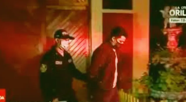 Fiscalía investiga a cuatro sujetos que golpearon a policías por intervenirlos en toque de queda