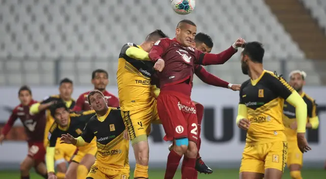 Gobierno suspendió el regreso del fútbol el mismo día de su vuelta.